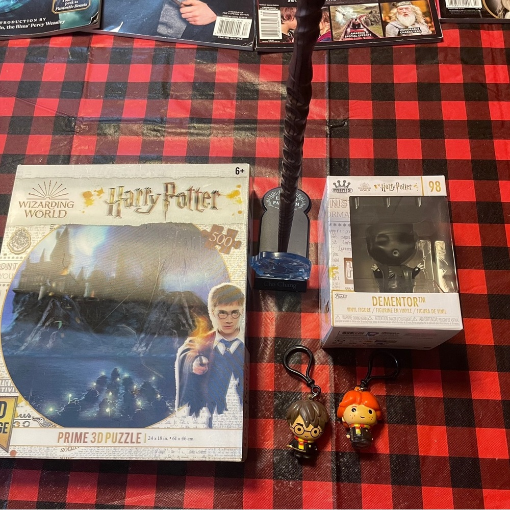 Warner Bros. Harry Potter Puzzle and Figures Set